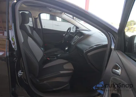 2014 Ford Focus Se z USA, uszkodzony, nr VIN 1FADP3K22EL274843